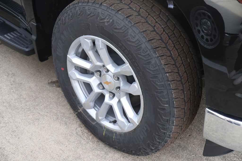 Thumbnail: 2026 Chevrolet Silverado 1500 - 9