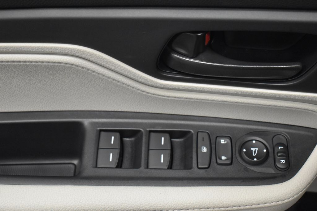 Thumbnail: 2026 Honda Odyssey - 9