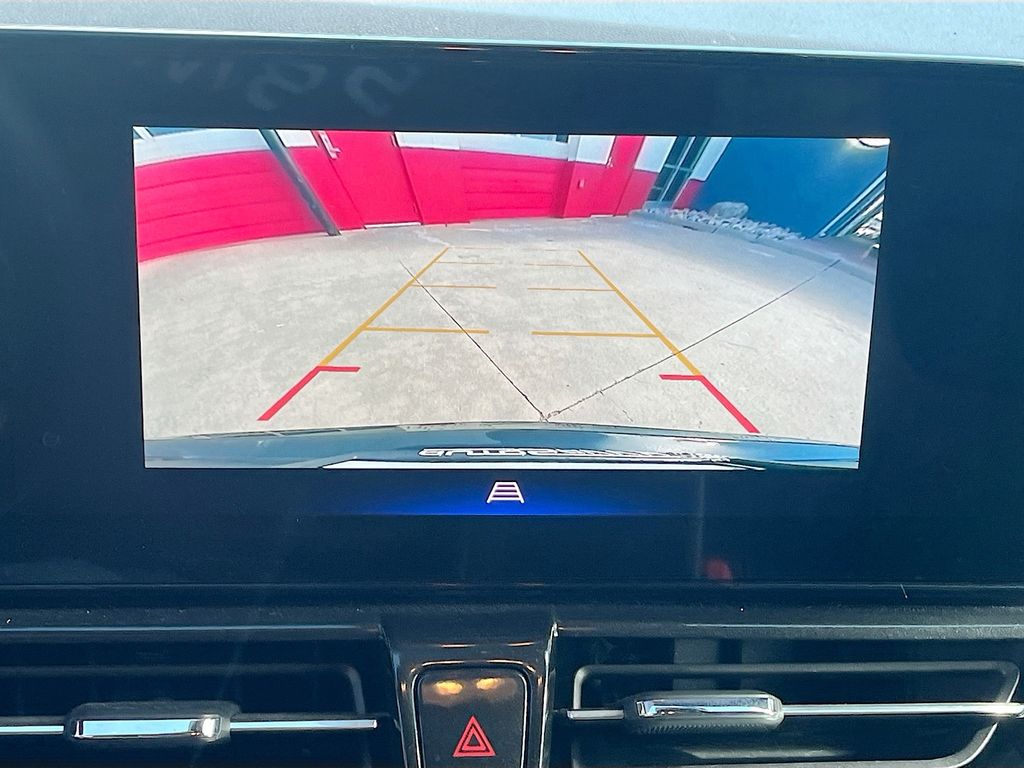 Used 2025 Green Chevrolet ACTIV image 13
