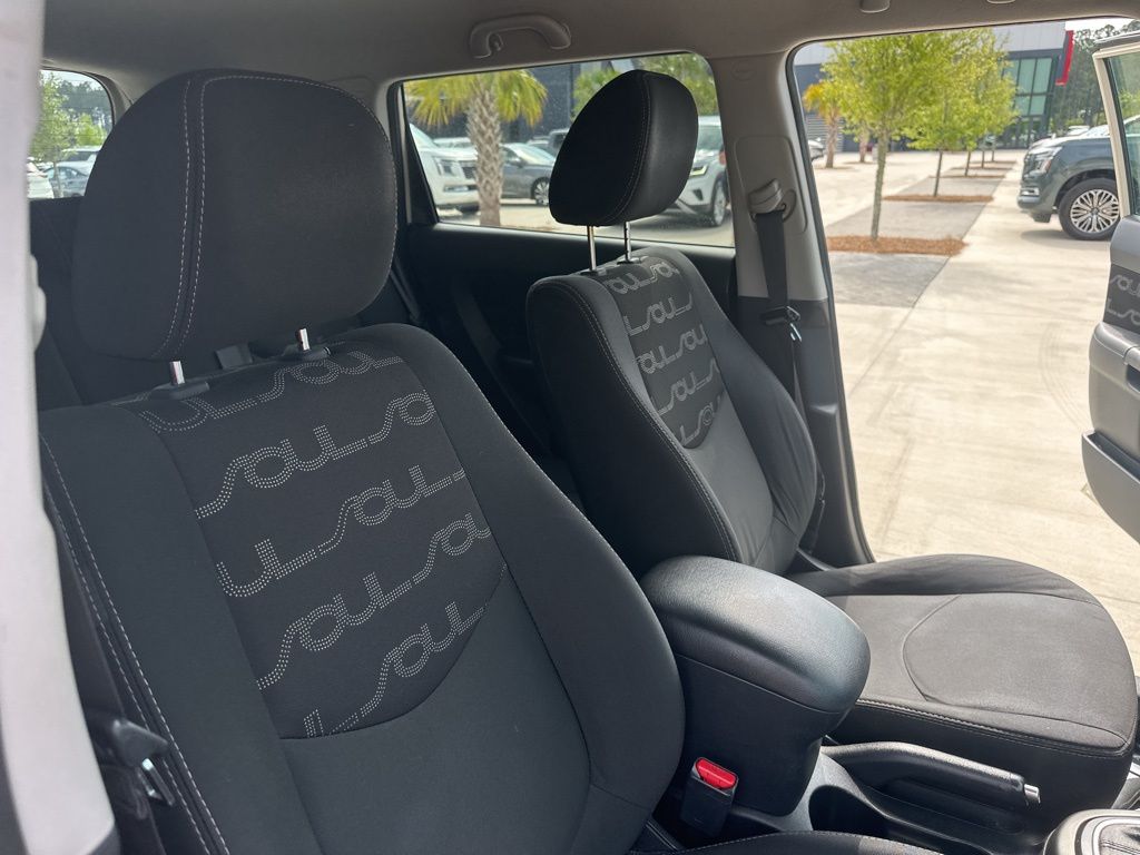 2013 Dune Kia Soul Plus FWD Hatchback