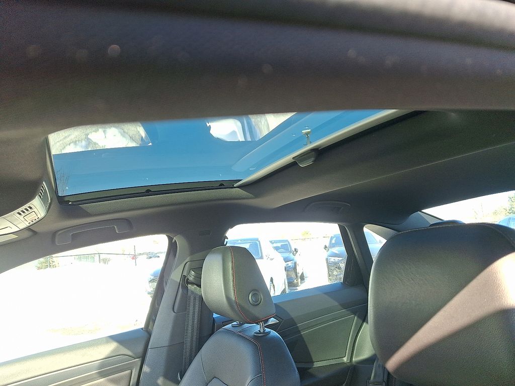 Thumbnail: 2019 Volkswagen Jetta - 14