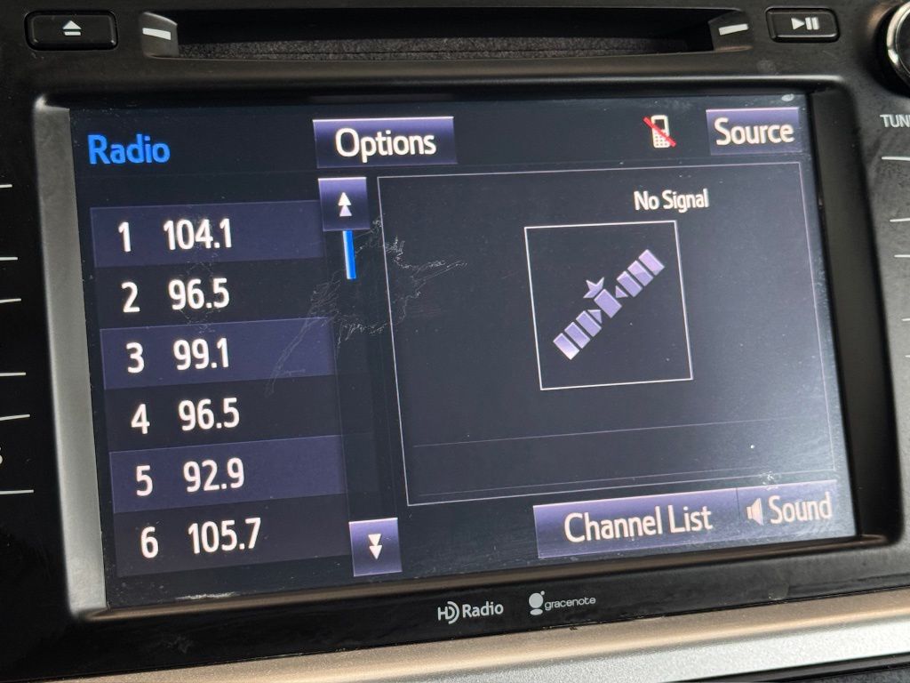 2015 Toyota Highlander XLE V6 Silver at Autostrade
