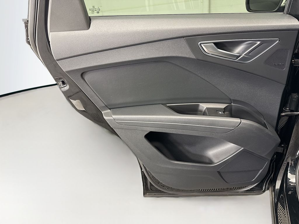 Thumbnail: 2023 Audi Q4 e-tron - 25