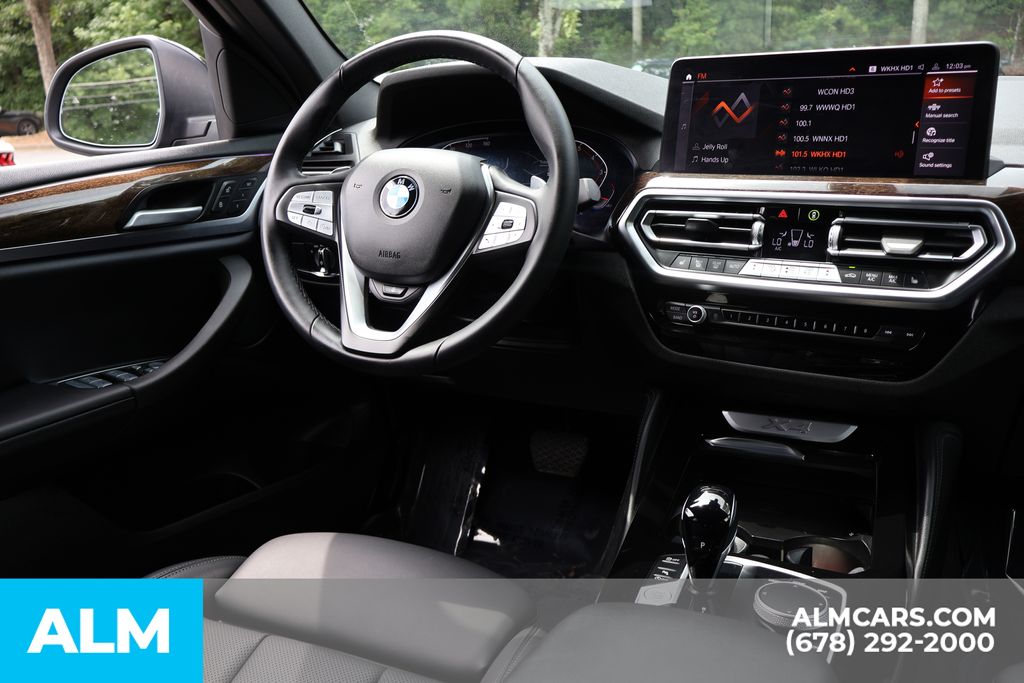Used 2025 Black BMW xDrive30i image 28