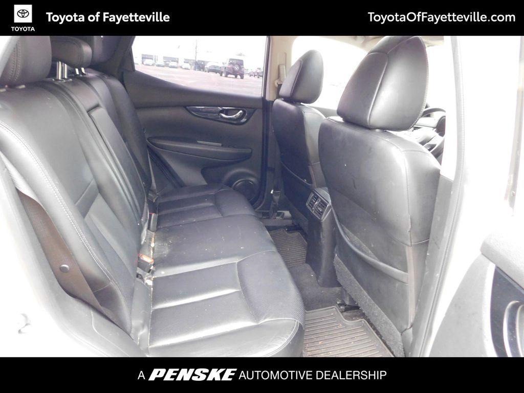 Thumbnail: 2017 Nissan Rogue Sport - 5