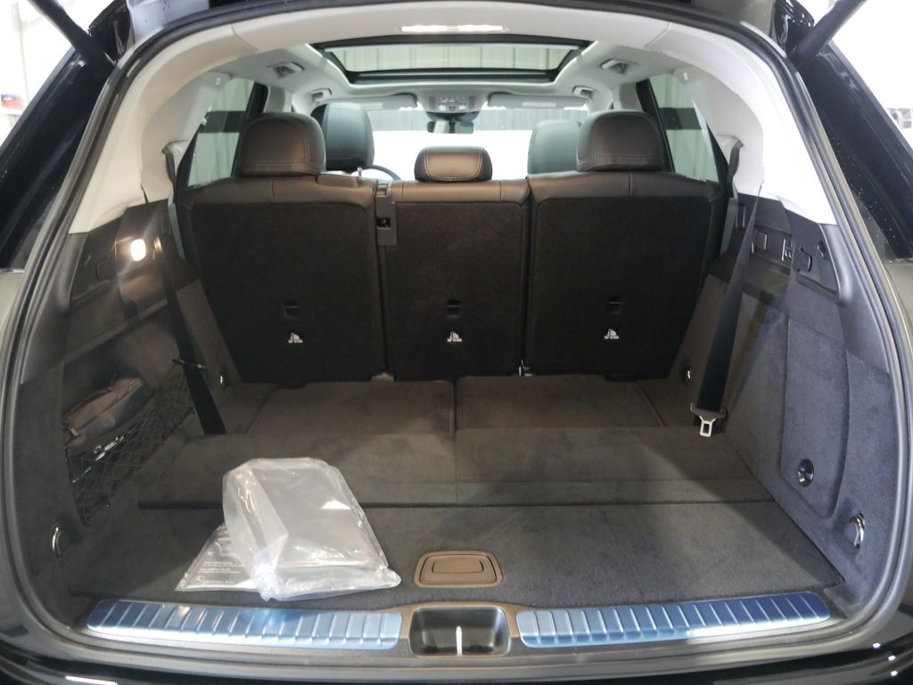 Thumbnail: 2026 Mercedes-Benz GLE - 26