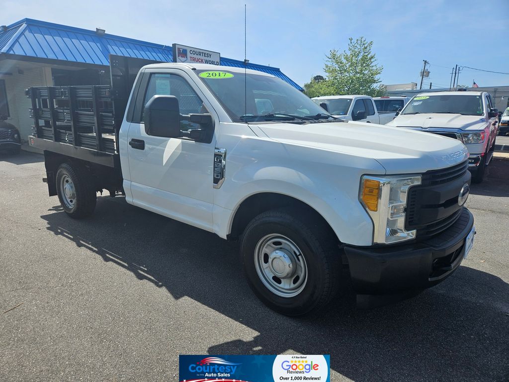 Oxford White 2017 Ford F-250 Super Duty XL LB Pickup Truck 4X2 6-Speed Automatic
