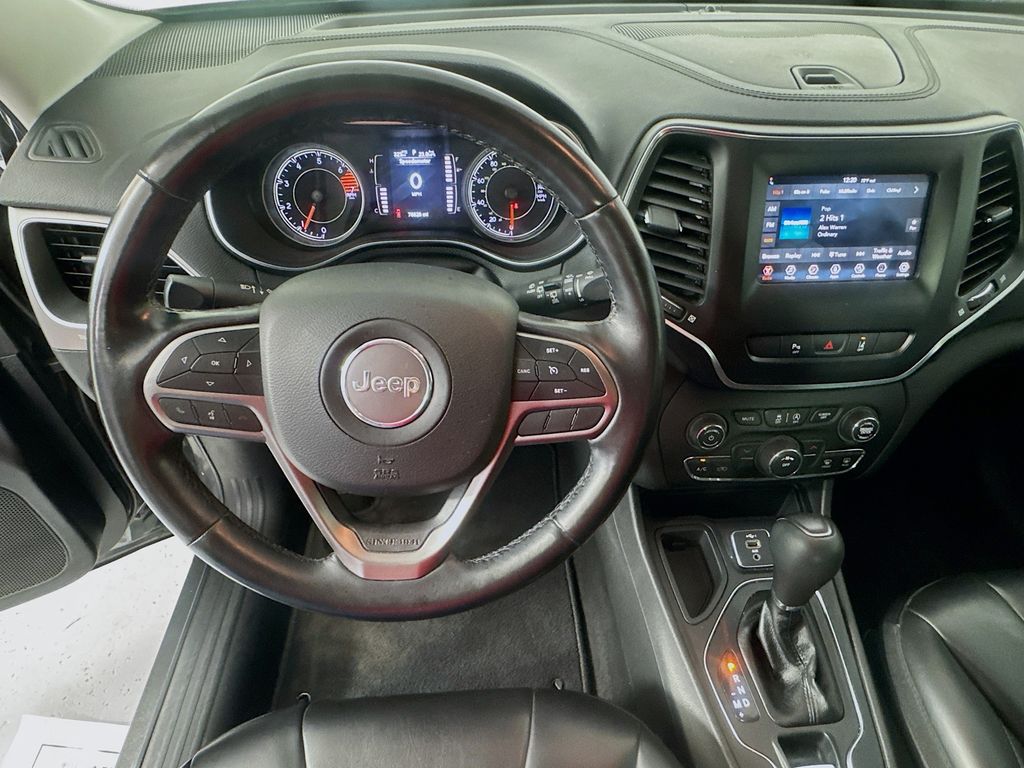 Used Car 2021 Jeep Cherokee  Latitude Plus For Sale Under $20,000 In Austin, Texas