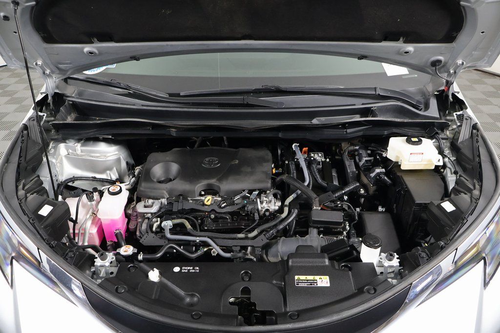 Thumbnail: 2024 Toyota Sienna - 16