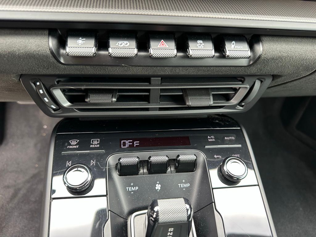 Thumbnail: 2024 Porsche 911 - 20