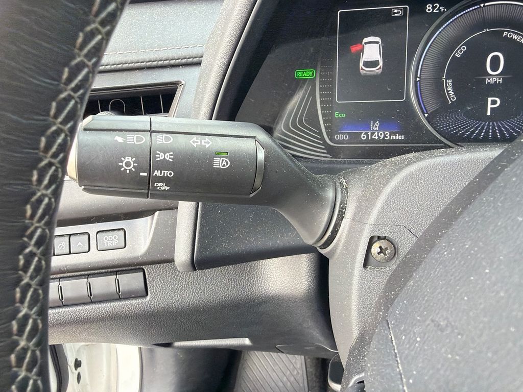 Thumbnail: 2021 Lexus UX - 28