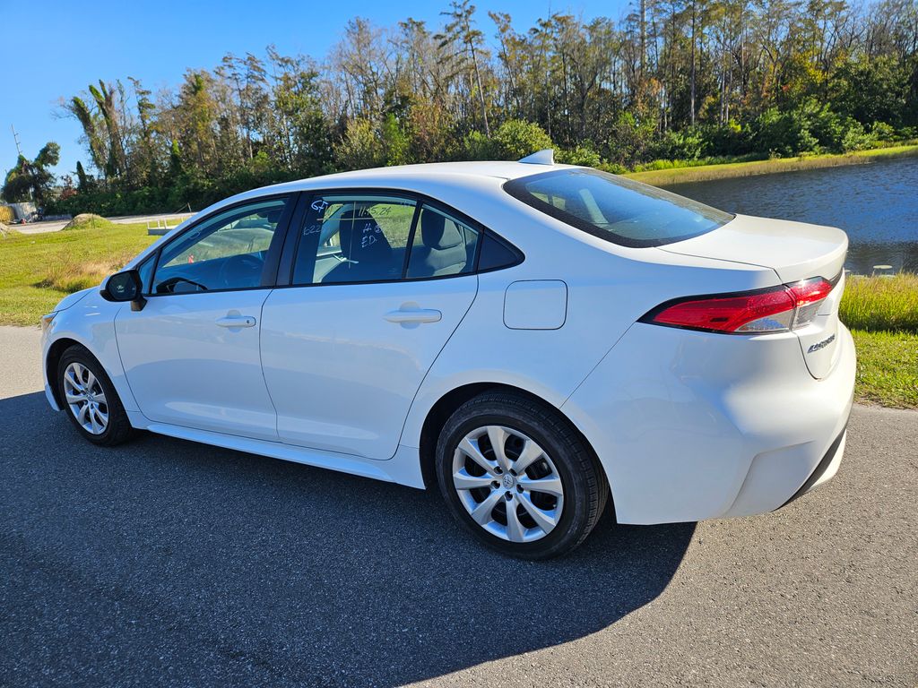 2021 Toyota Corolla LE 3