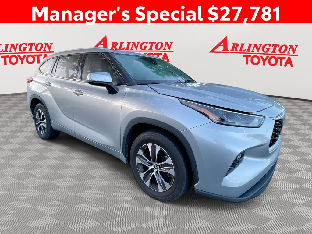 2022 Toyota Highlander XLE FWD