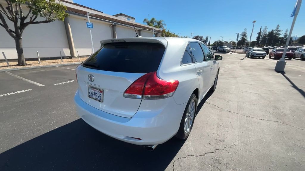 Thumbnail: 2010 Toyota Venza - 8