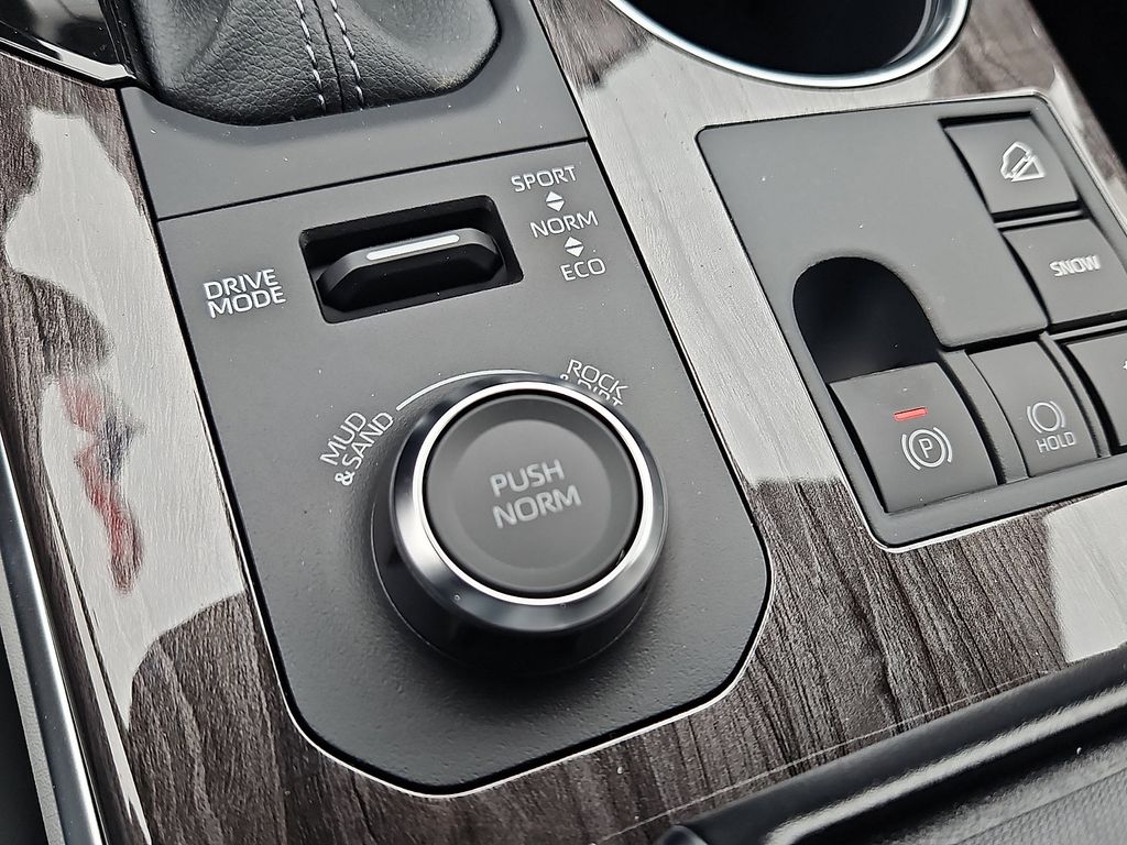 Thumbnail: 2026 Toyota Highlander - 16