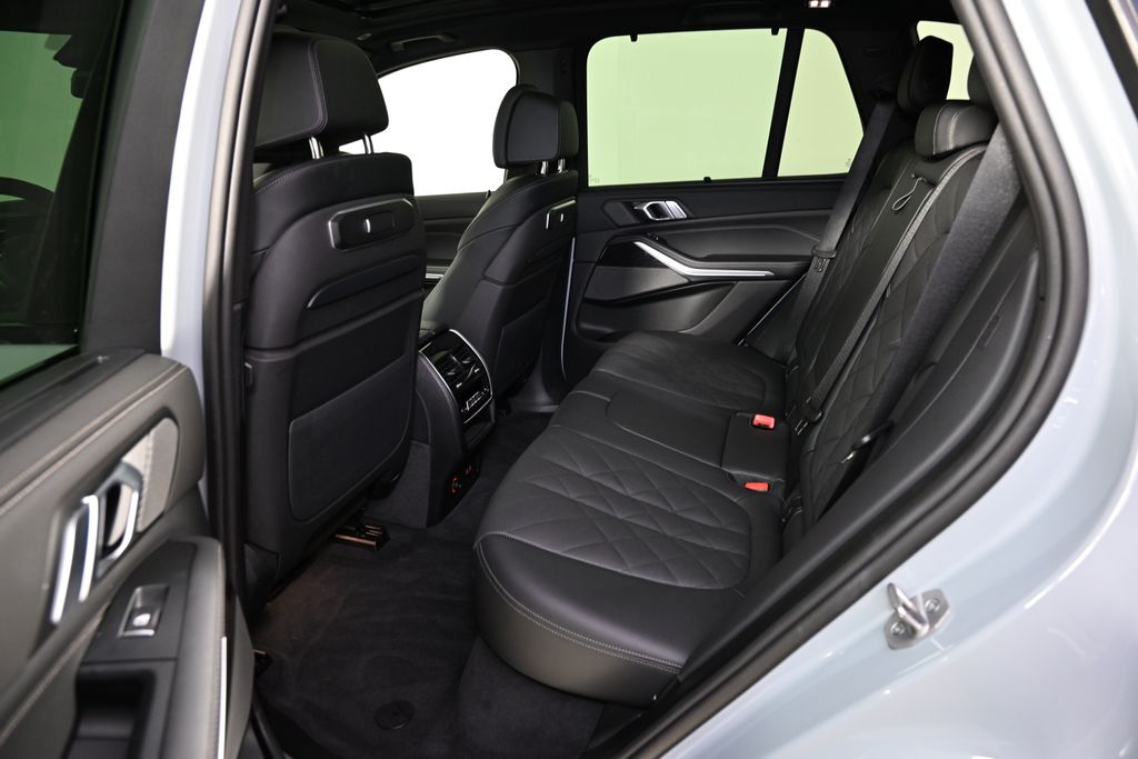 Thumbnail: 2025 BMW X5 - 25