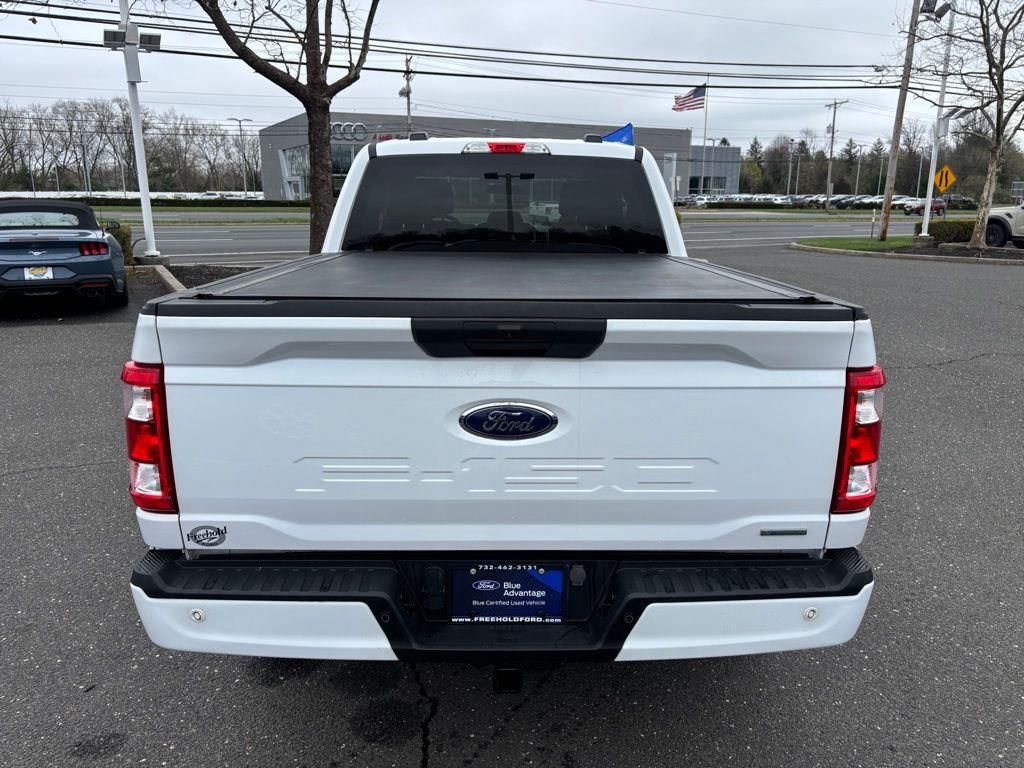 View vehicle photo 7