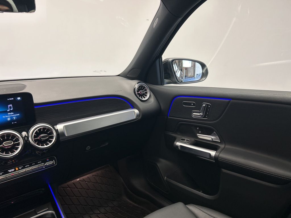 Thumbnail: 2023 Mercedes-Benz GLB - 28