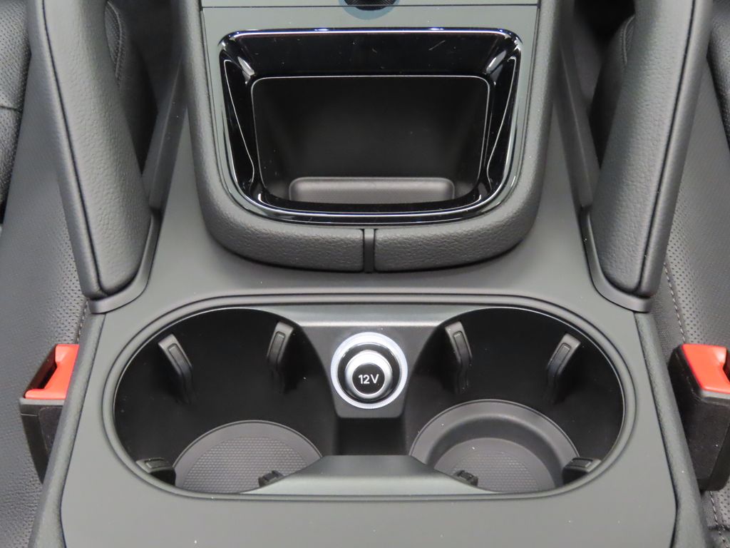 Thumbnail: 2026 Porsche Cayenne - 30
