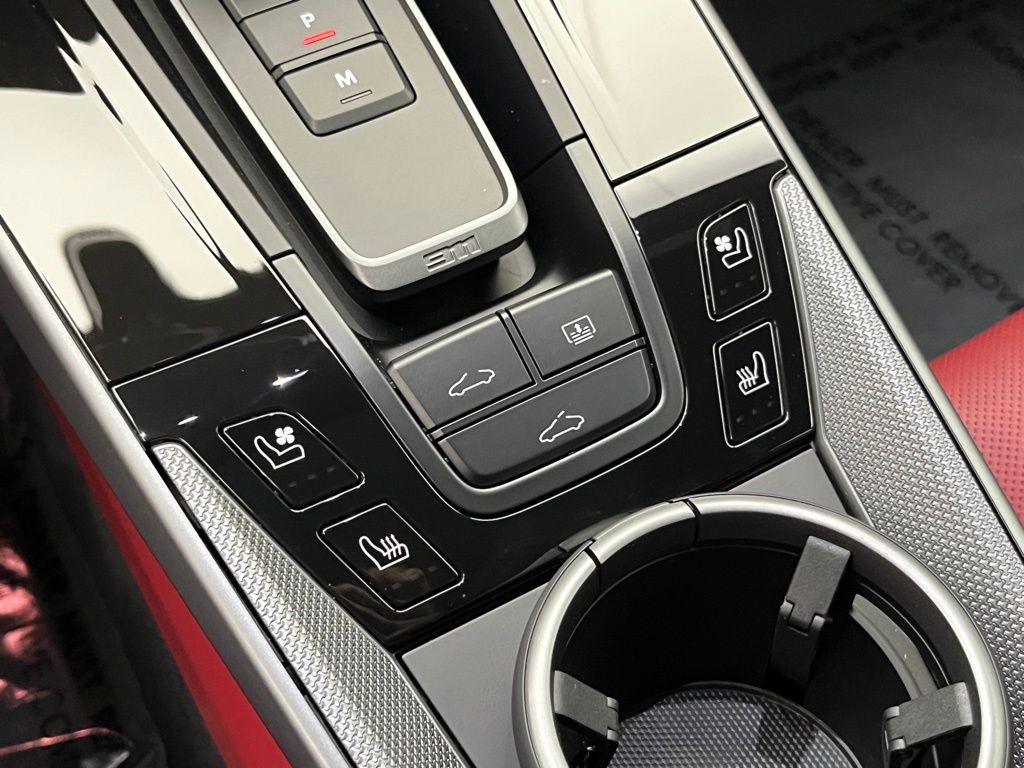 Thumbnail: 2025 Porsche 911 - 17