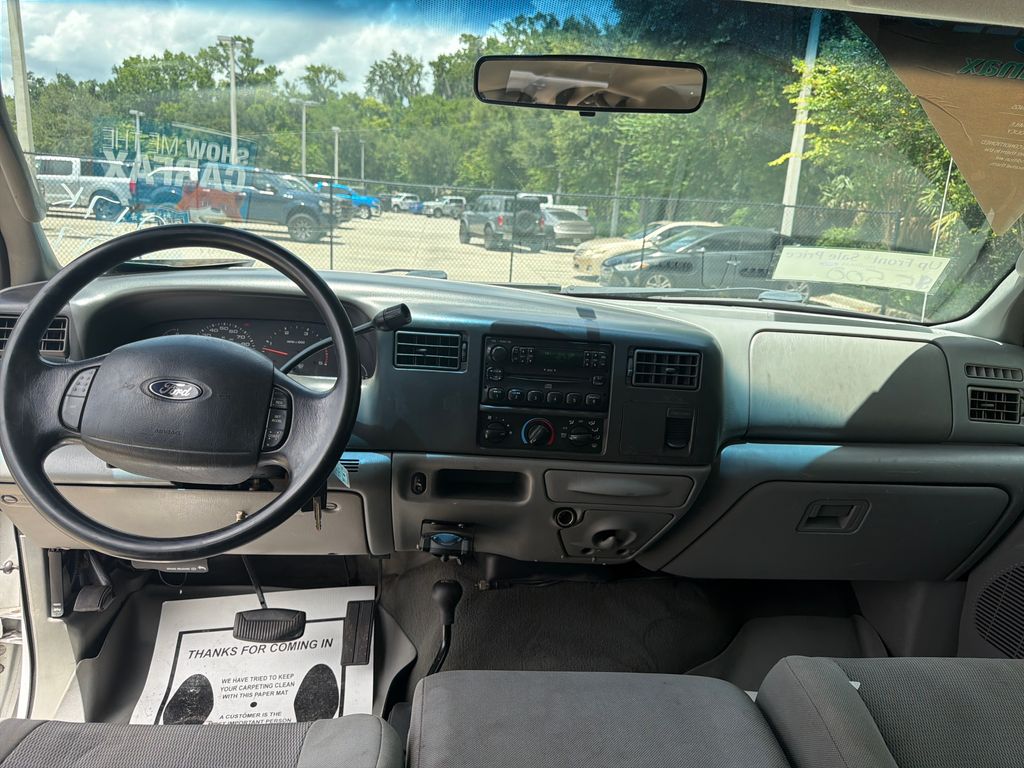 Used 2004  Ford XL image 8