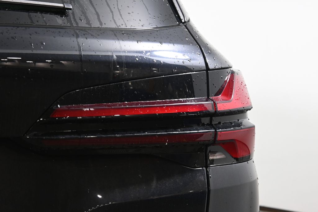 Thumbnail: 2026 BMW X5 - 13