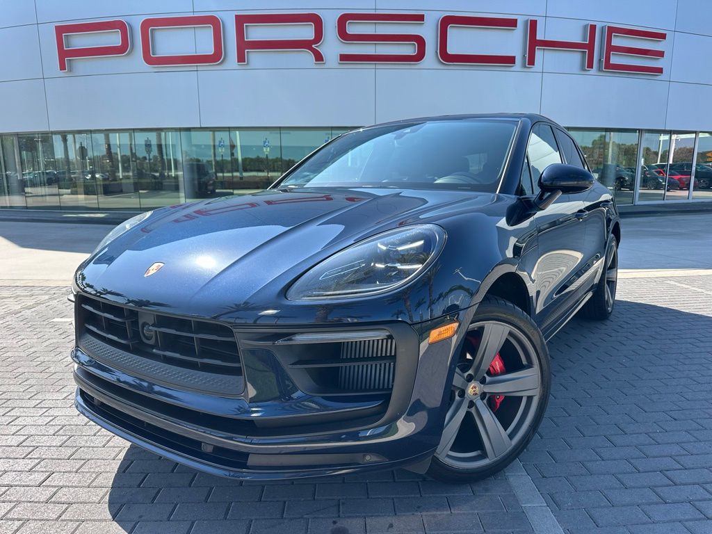 Thumbnail: 2023 Porsche Macan - 1