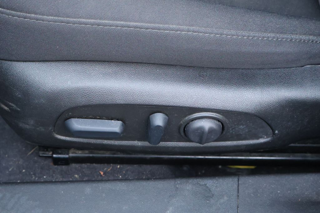 Thumbnail: 2023 Chevrolet Malibu - 14