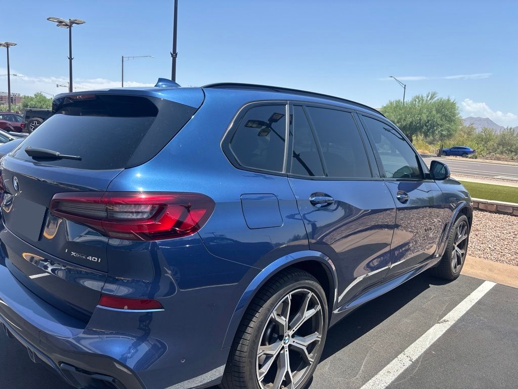 Used 2022 Blue BMW xDrive40i image 5