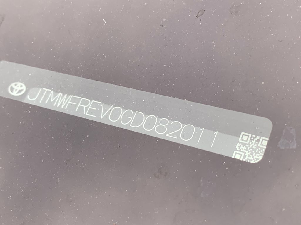 Thumbnail: 2016 Toyota RAV4 - 15