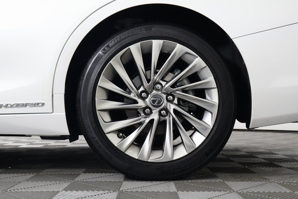 Thumbnail: 2022 Lexus ES - 17