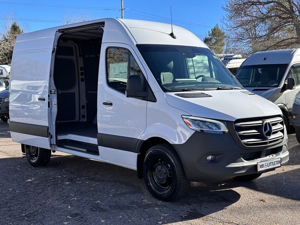 2024 Mercedes-Benz Sprinter 2500 Cargo 144 WB 24