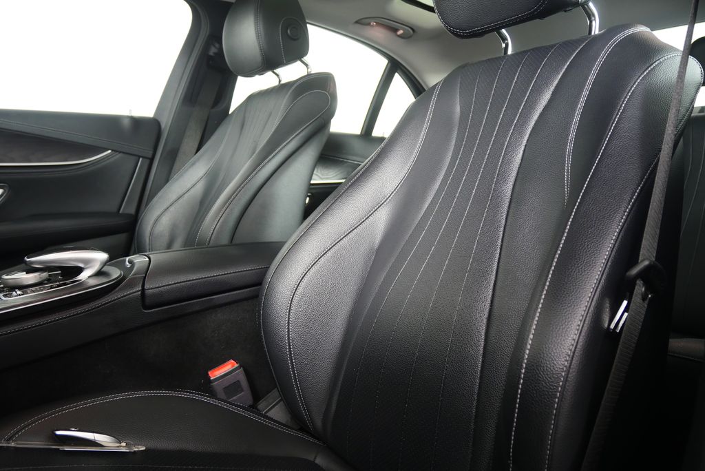 Thumbnail: 2018 Mercedes-Benz E-Class - 10