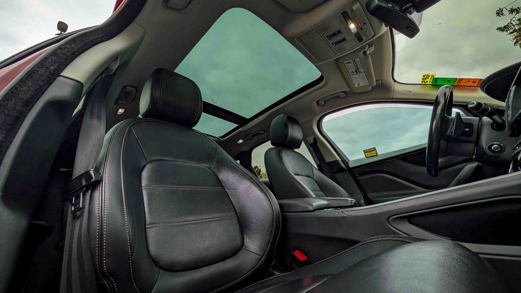 Used 2018 Jaguar F-PACE 30t Prestige 4D Sport Utility