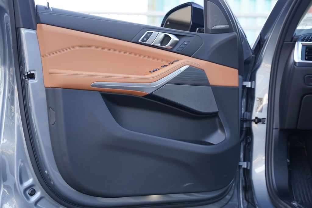 Thumbnail: 2026 BMW X5 - 8