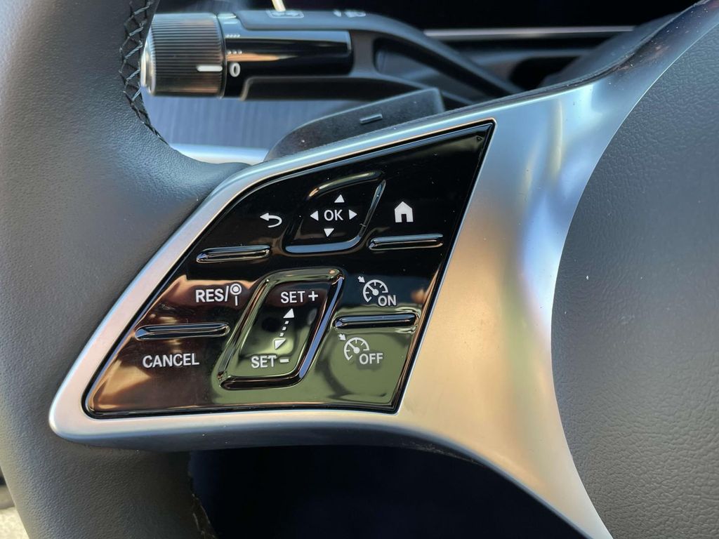 Thumbnail: 2025 Mercedes-Benz C-Class - 23