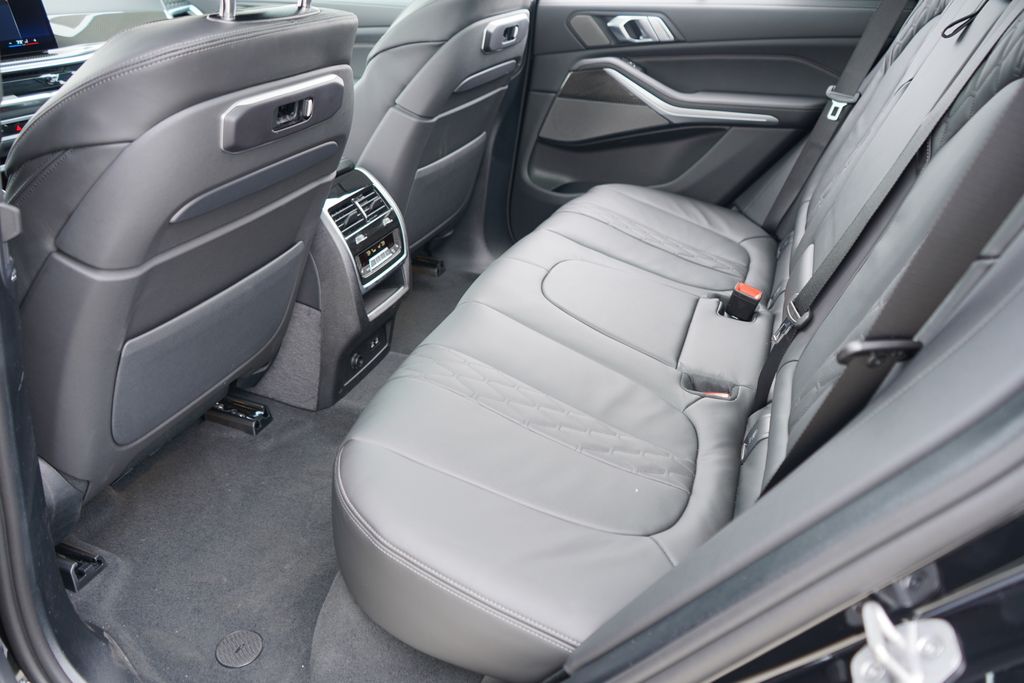 Thumbnail: 2026 BMW X5 - 19