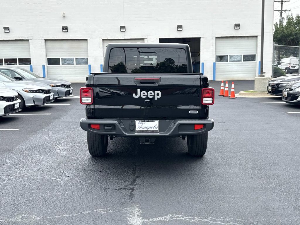 Used 2022 Jeep Gladiator Truck