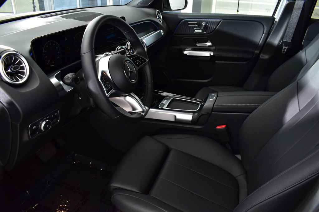 Thumbnail: 2025 Mercedes-Benz GLB - 14