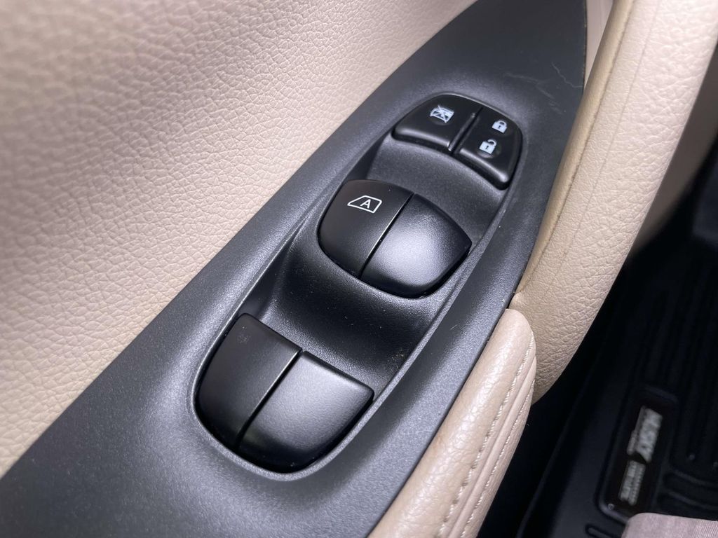 2016 Nissan Rogue SV White at Grove City Ford