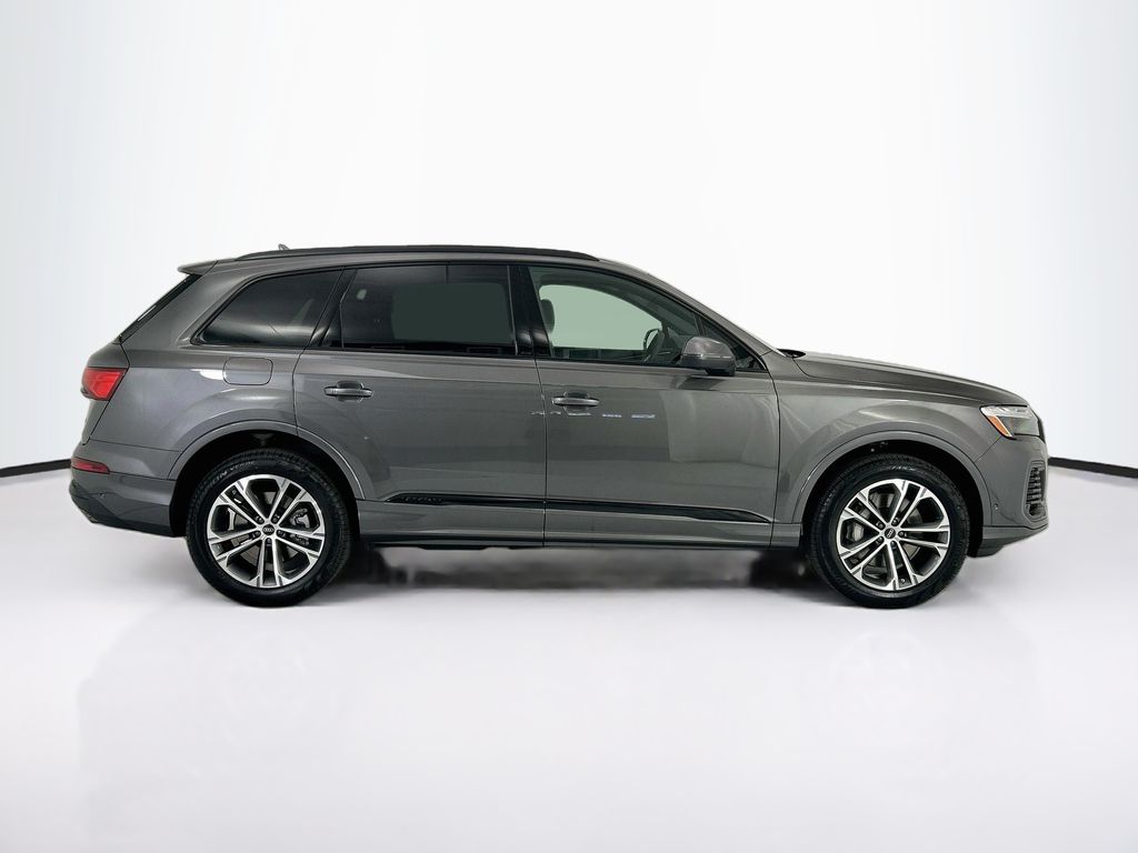 Thumbnail: 2026 Audi Q7 - 4