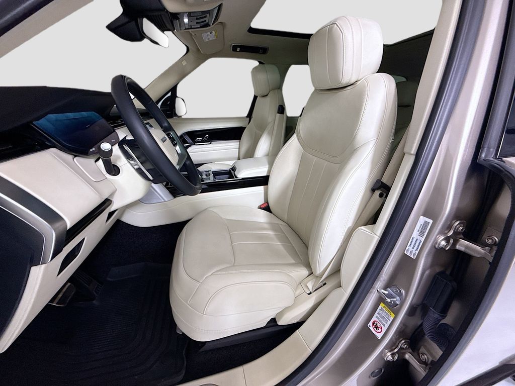 Thumbnail: 2023 Land Rover Range Rover - 19