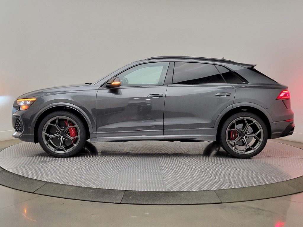 Thumbnail: 2026 Audi RS Q8 - 3