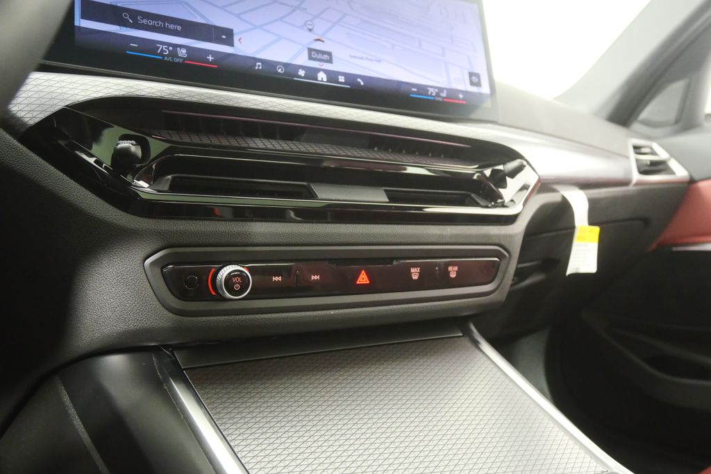 Thumbnail: 2025 BMW 3 Series - 23