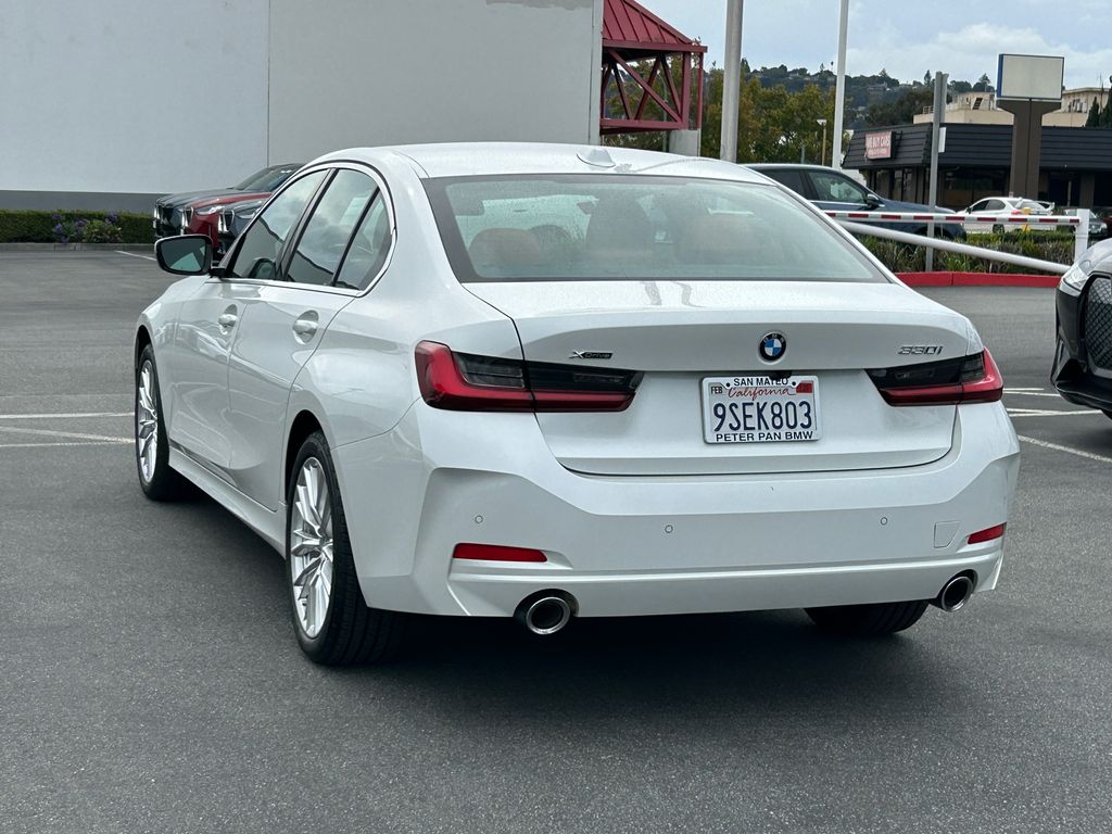 Thumbnail: 2024 BMW 3 Series - 3