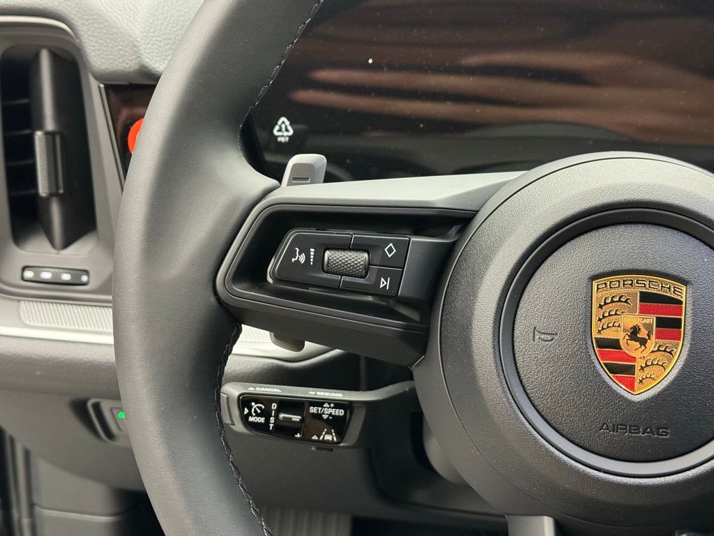 2024 Porsche Cayenne  12