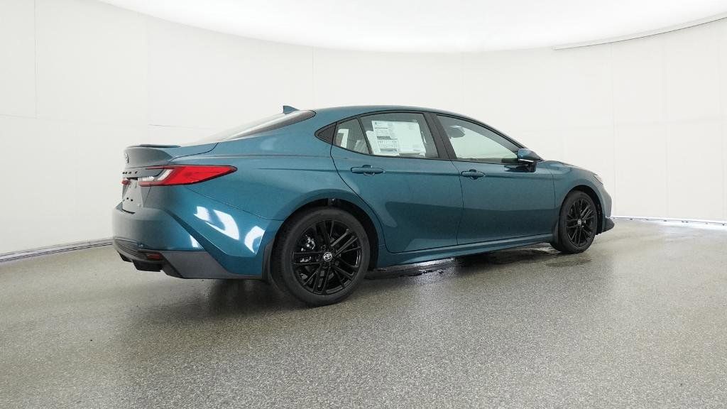 2025 Toyota Camry SE 7