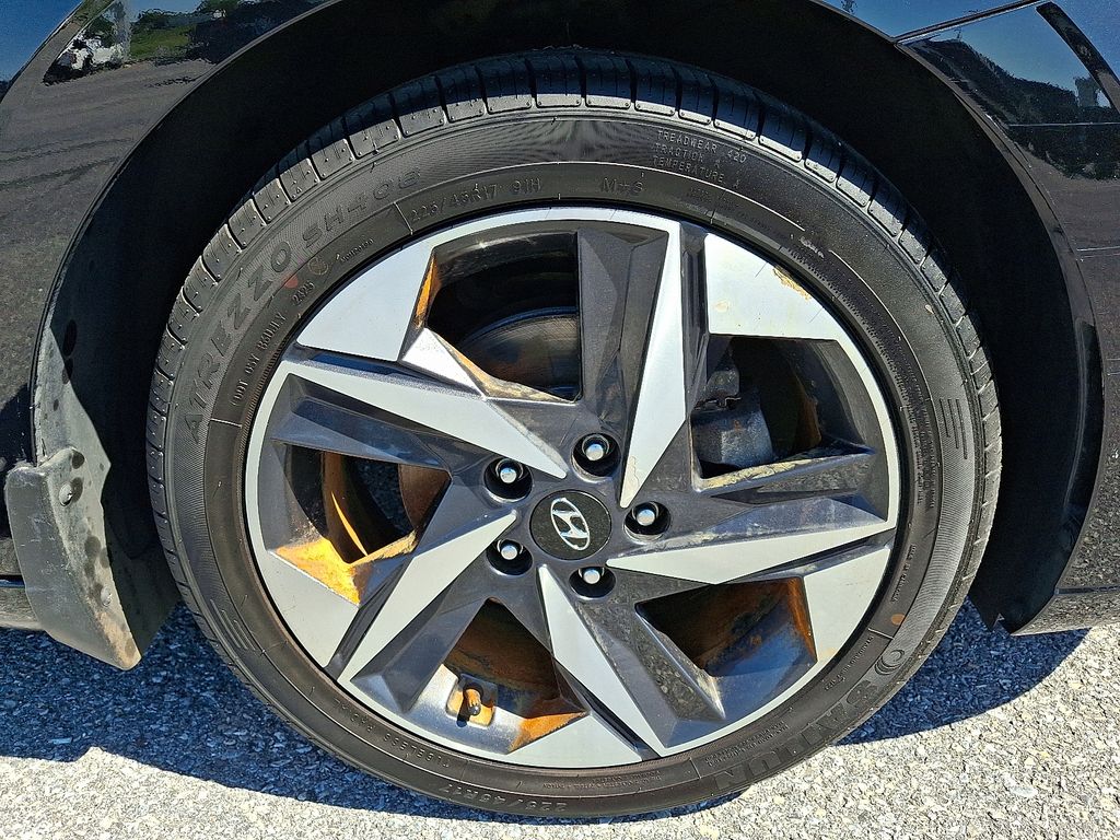 2023 Hyundai Elantra — photo 9