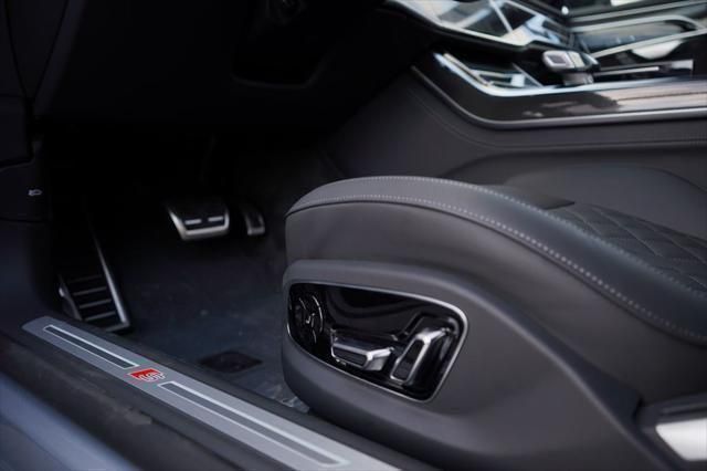 Thumbnail: 2025 Audi S8 - 11