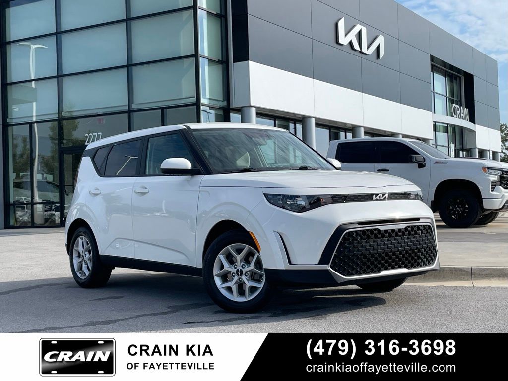 Snow White Pearl 2025 Kia Soul LX FWD SUV / Crossover Front-Wheel Drive Continuously Variable Transmission